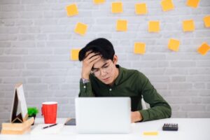 nguyên nhân dẫn đến overthinking