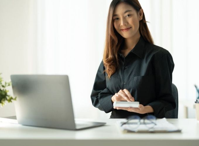 PA là viết tắt của từ "Personal Assistant" nghĩa là trợ lý cá nhân