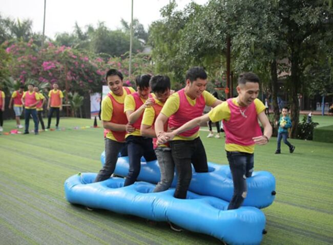 Các trò chơi team building ngoài trời cho học sinh